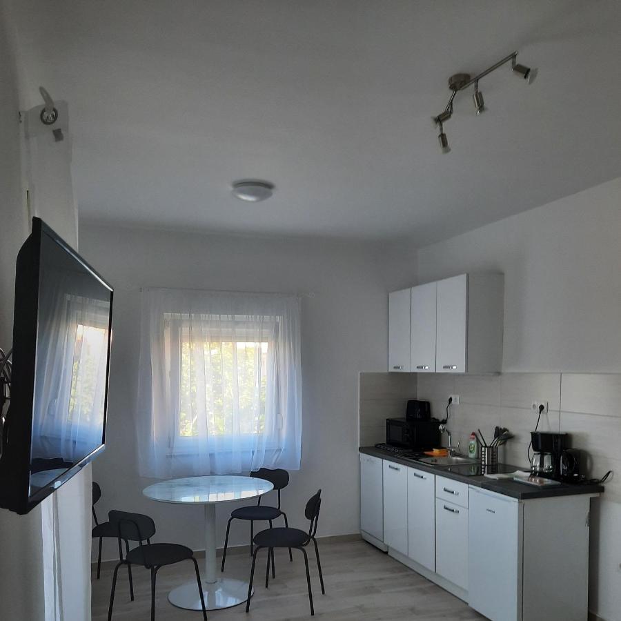 Apartments Matkovic Vir Kültér fotó