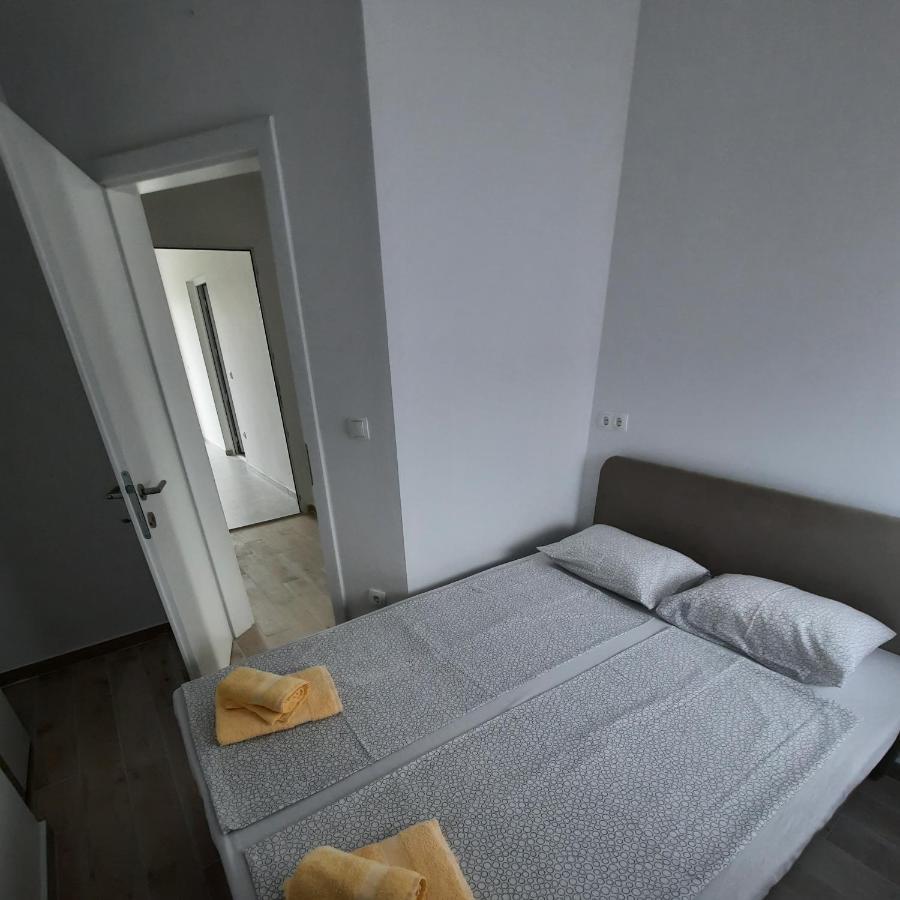 Apartments Matkovic Vir Kültér fotó