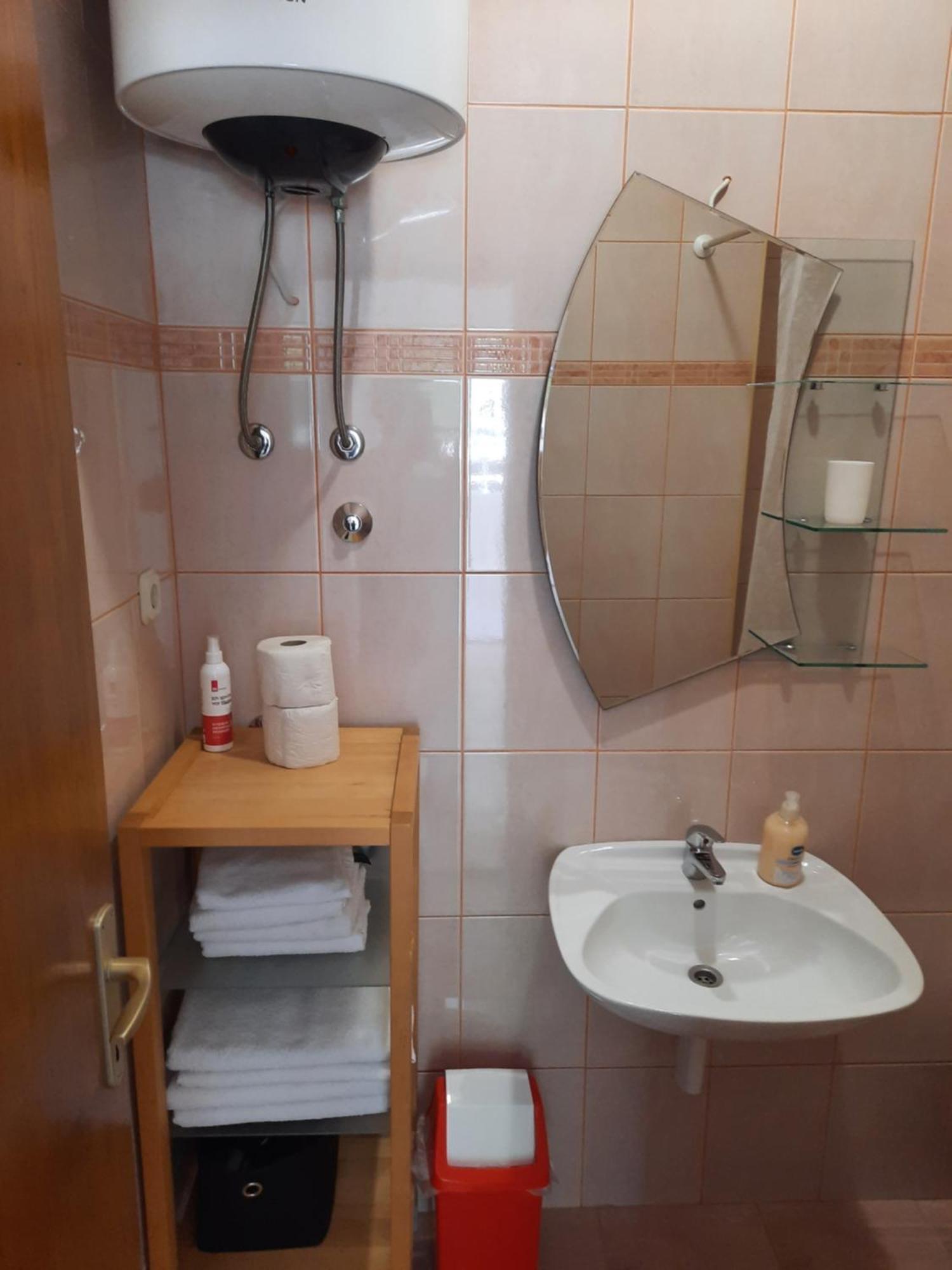 Apartments Matkovic Vir Kültér fotó